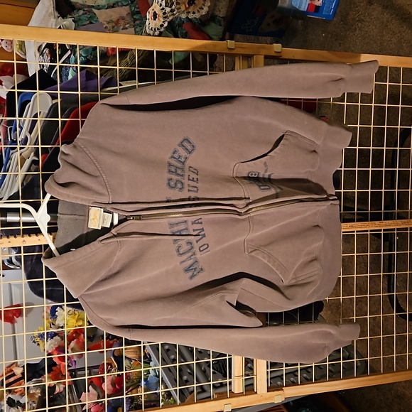 From mom's closet. 🎊❤️Host Pick❤️🎊  APreloved ArtisansSweatshirthooded jacket - Picture 13 of 13